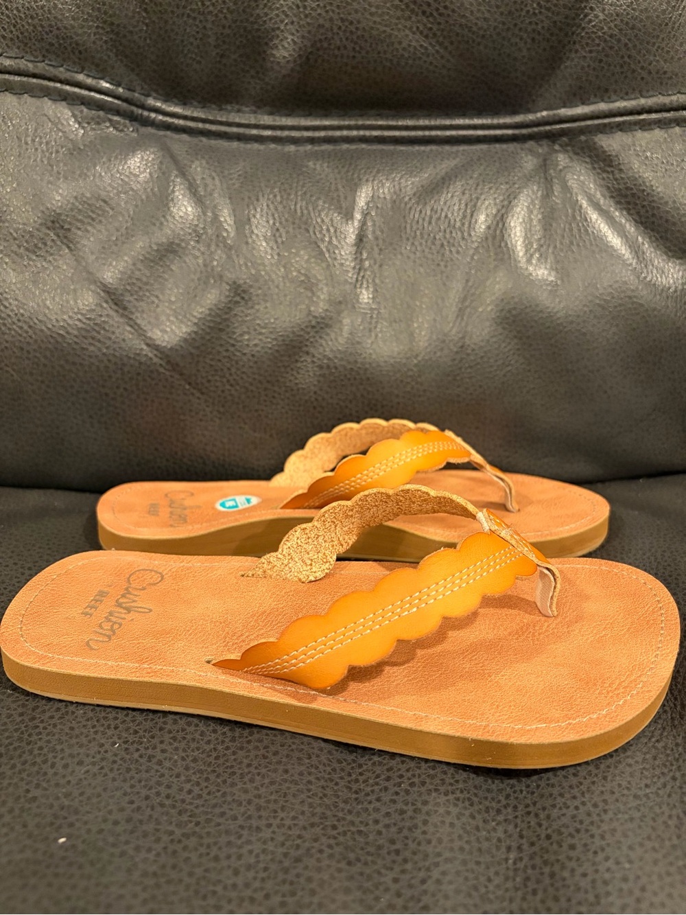 Reef Women's Scalloped Tan & Gold Flip Flop Sandals